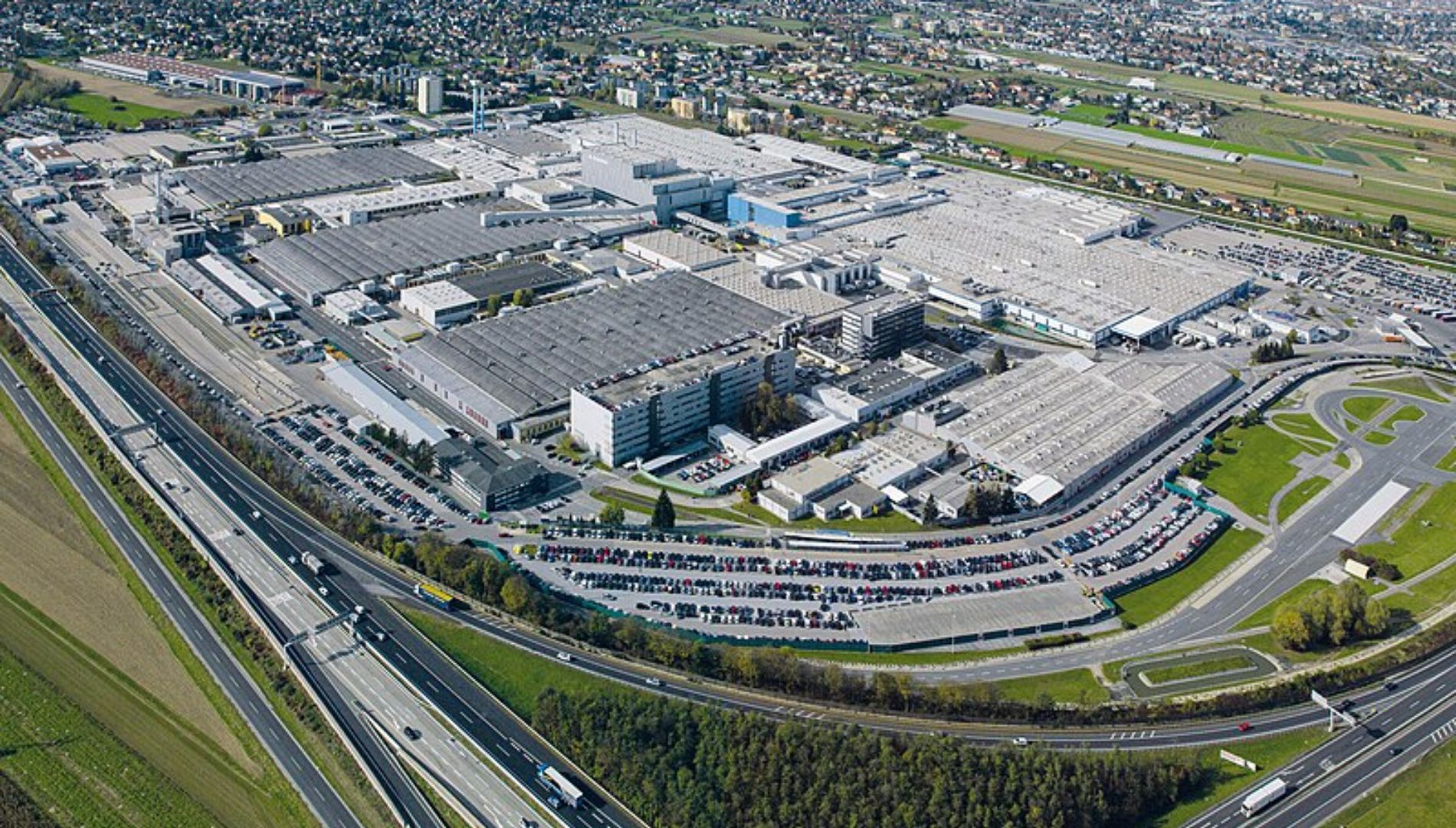 Dos marcas chinas fabricarán coches en Europa desde este mismo verano: adiós a los aranceles