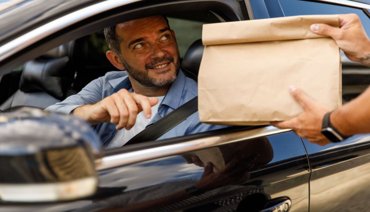 Gana así dinero con tu coche participando en envíos colaborativos durante tus trayectos habituales