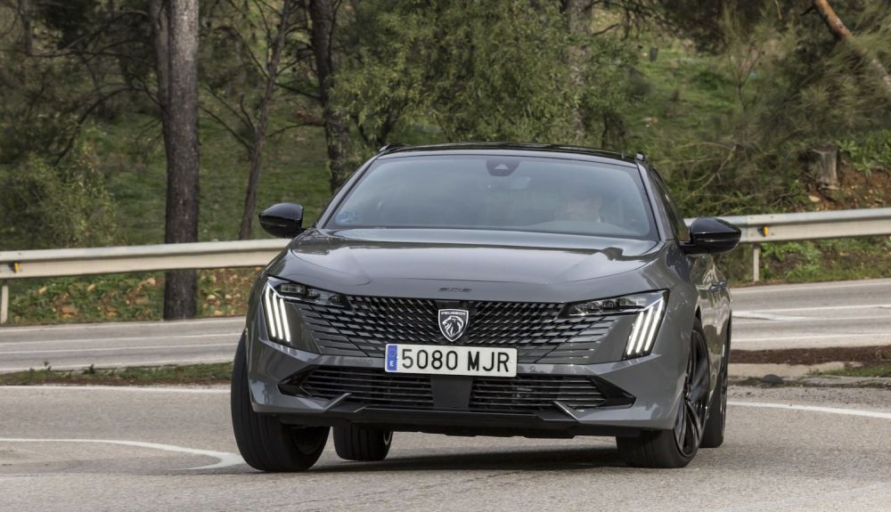 Peugeot 508 SW Plug-in Hybrid 225 CV Peugeot 508 SW Plug-in Hybrid 225 CV