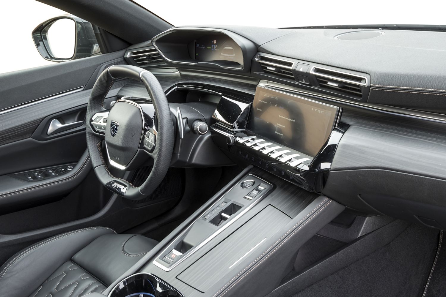 Interior del Peugeot 508 SW Plug-in Hybrid 225 CV