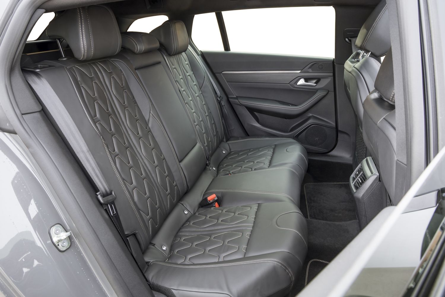 Peugeot 508 SW Plug-in Hybrid 225 CV