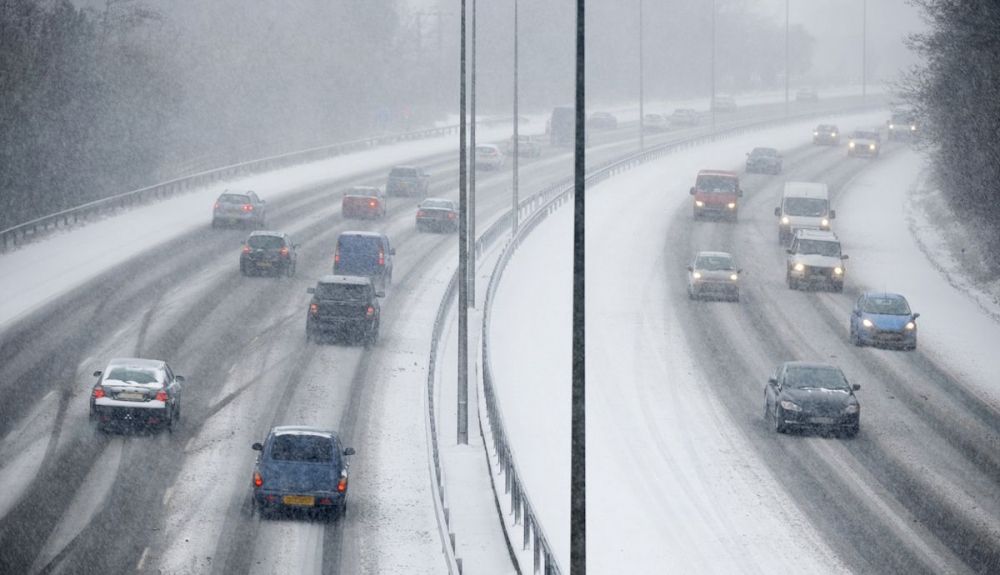 La DGT prohibirá el adelantamiento en caso de nieve o hielo en la carretera