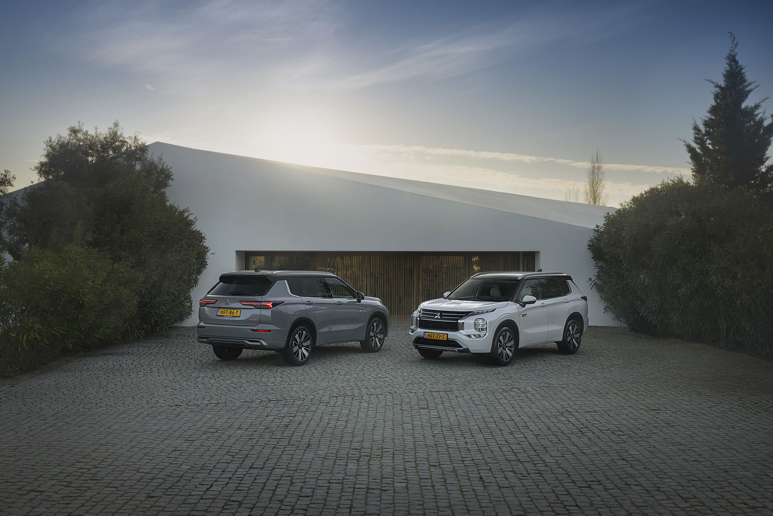 Mitsubishi Outlander PHEV 2025