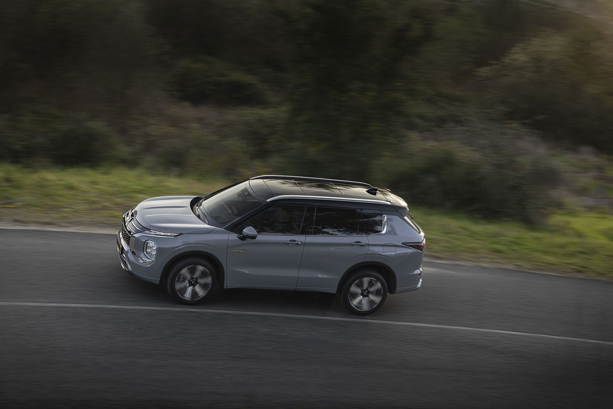 Mitsubishi Outlander PHEV 2025