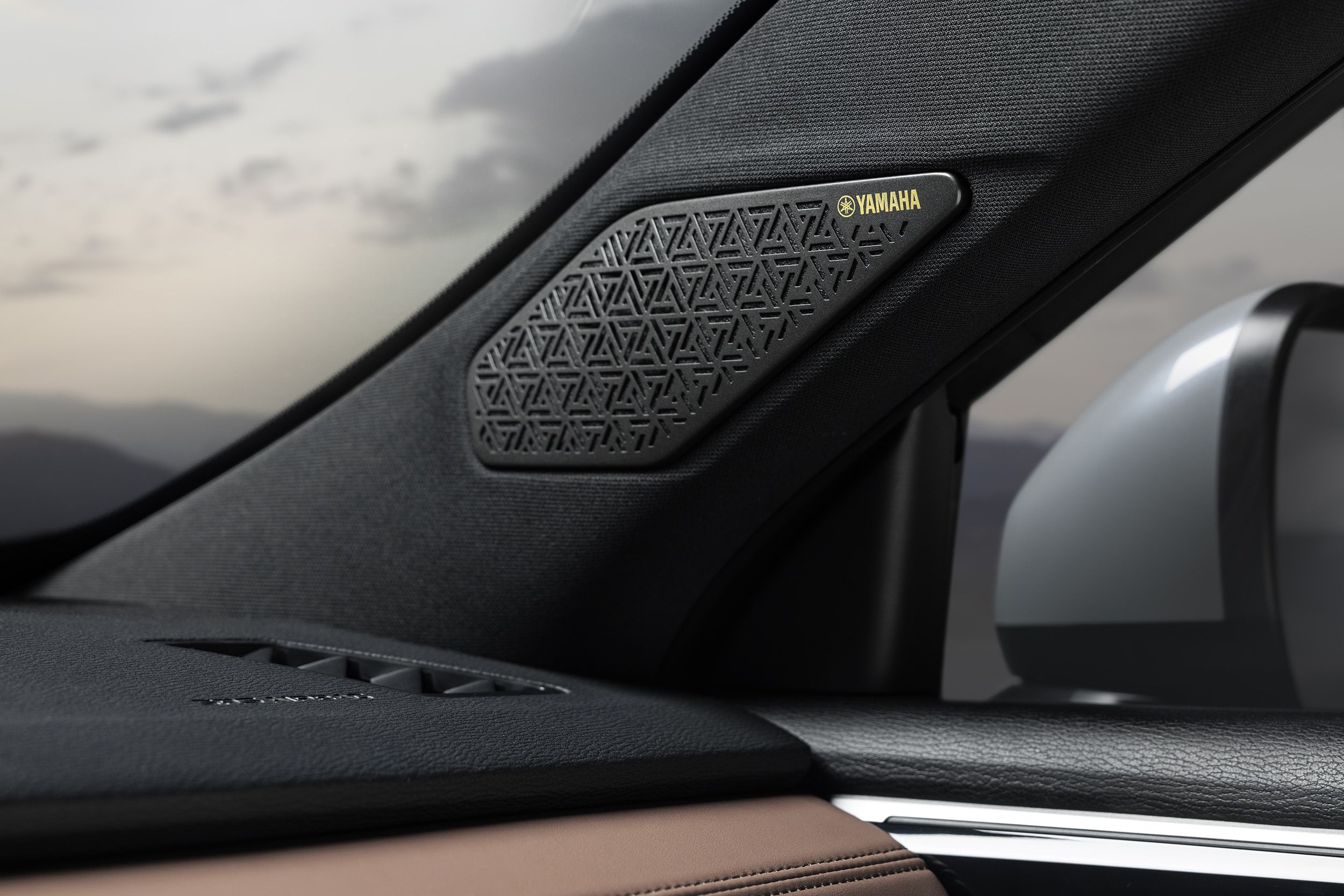 Mitsubishi Outlander PHEV 2025