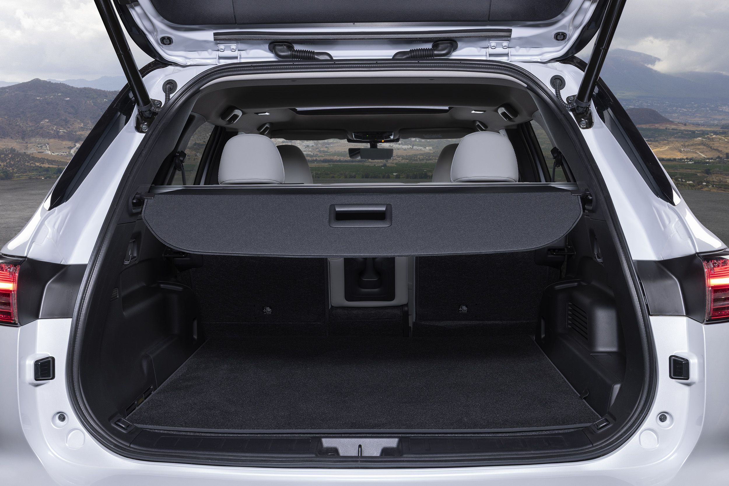 Mitsubishi Outlander PHEV 2025