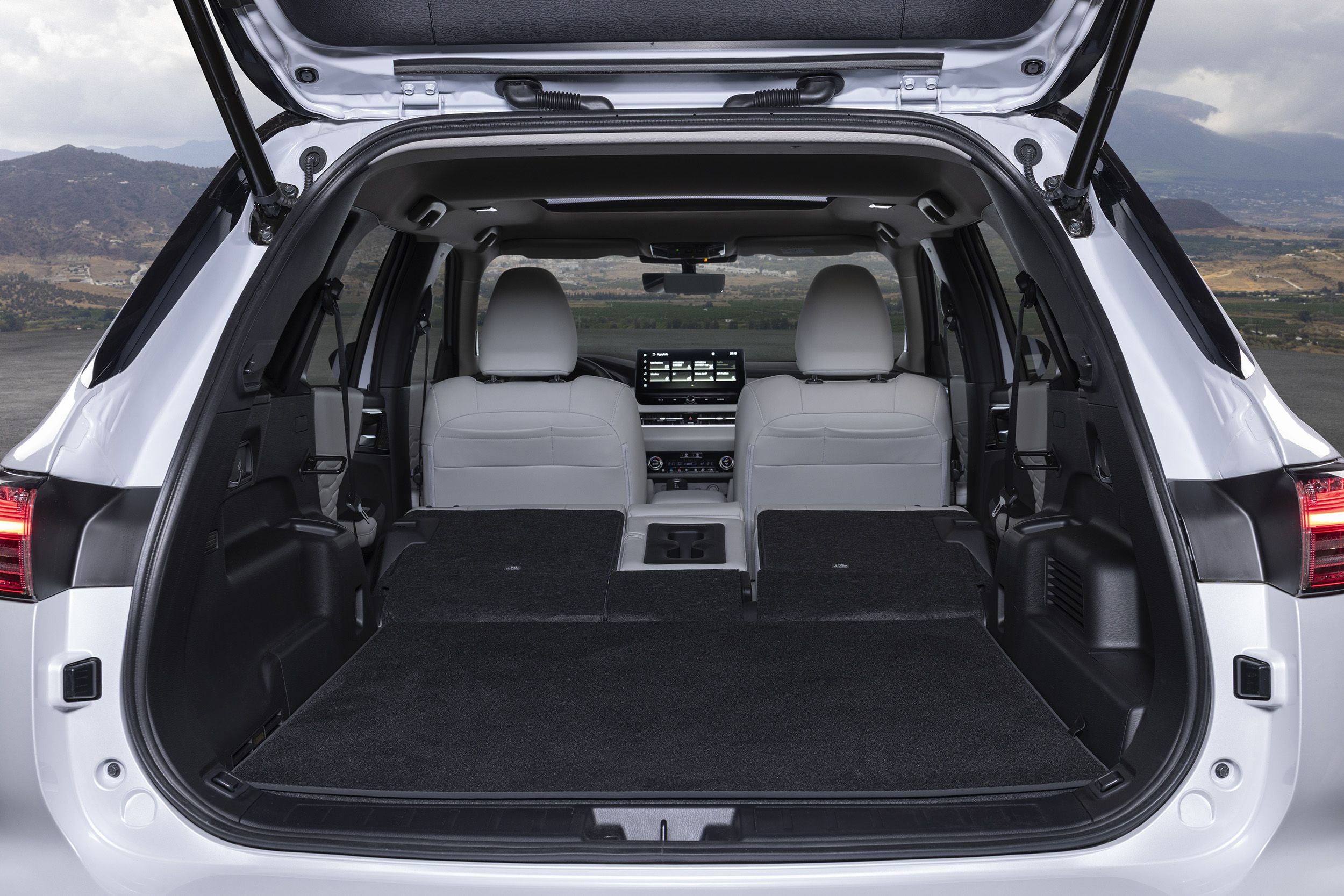 Mitsubishi Outlander PHEV 2025