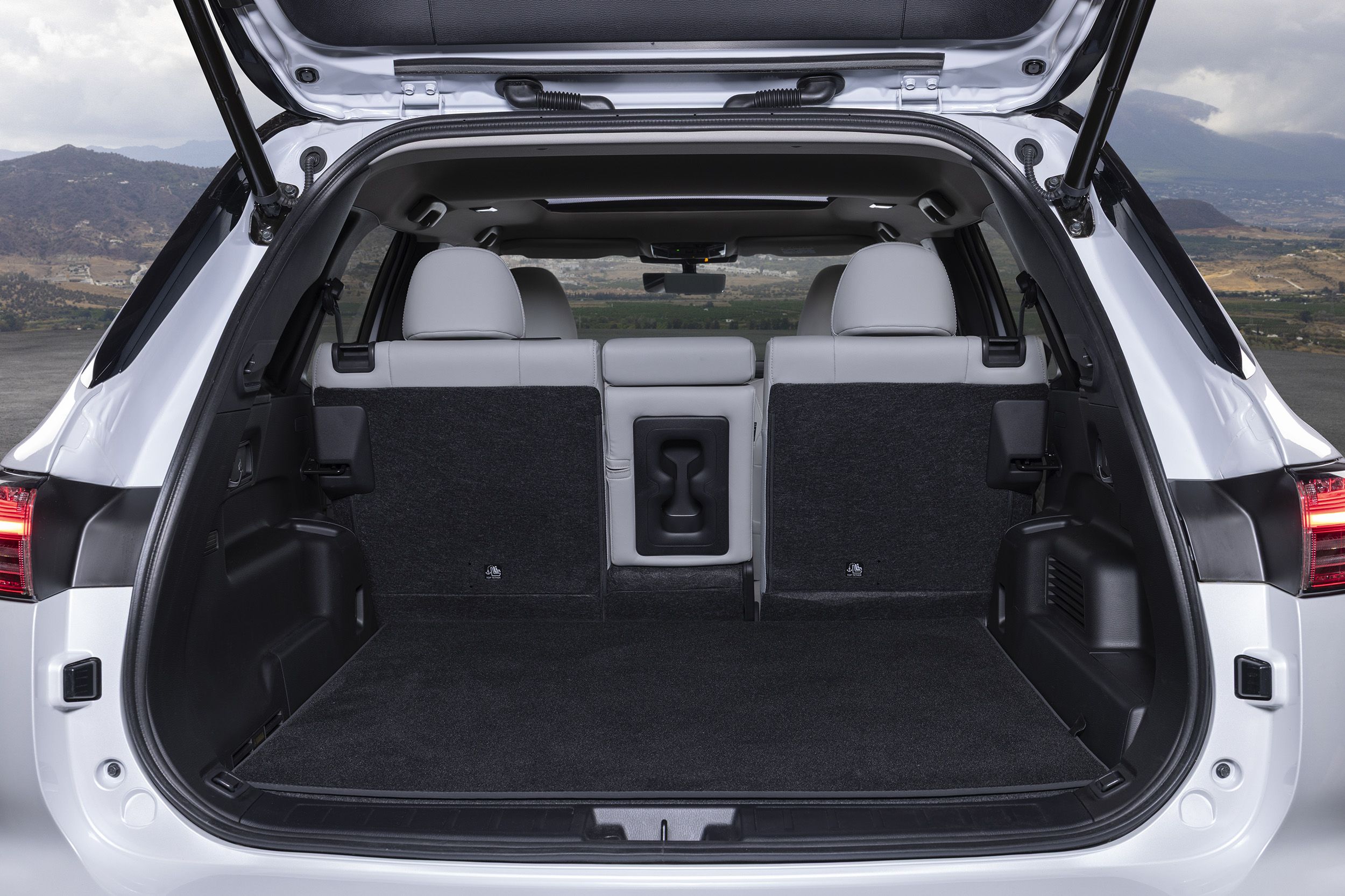 Mitsubishi Outlander PHEV 2025