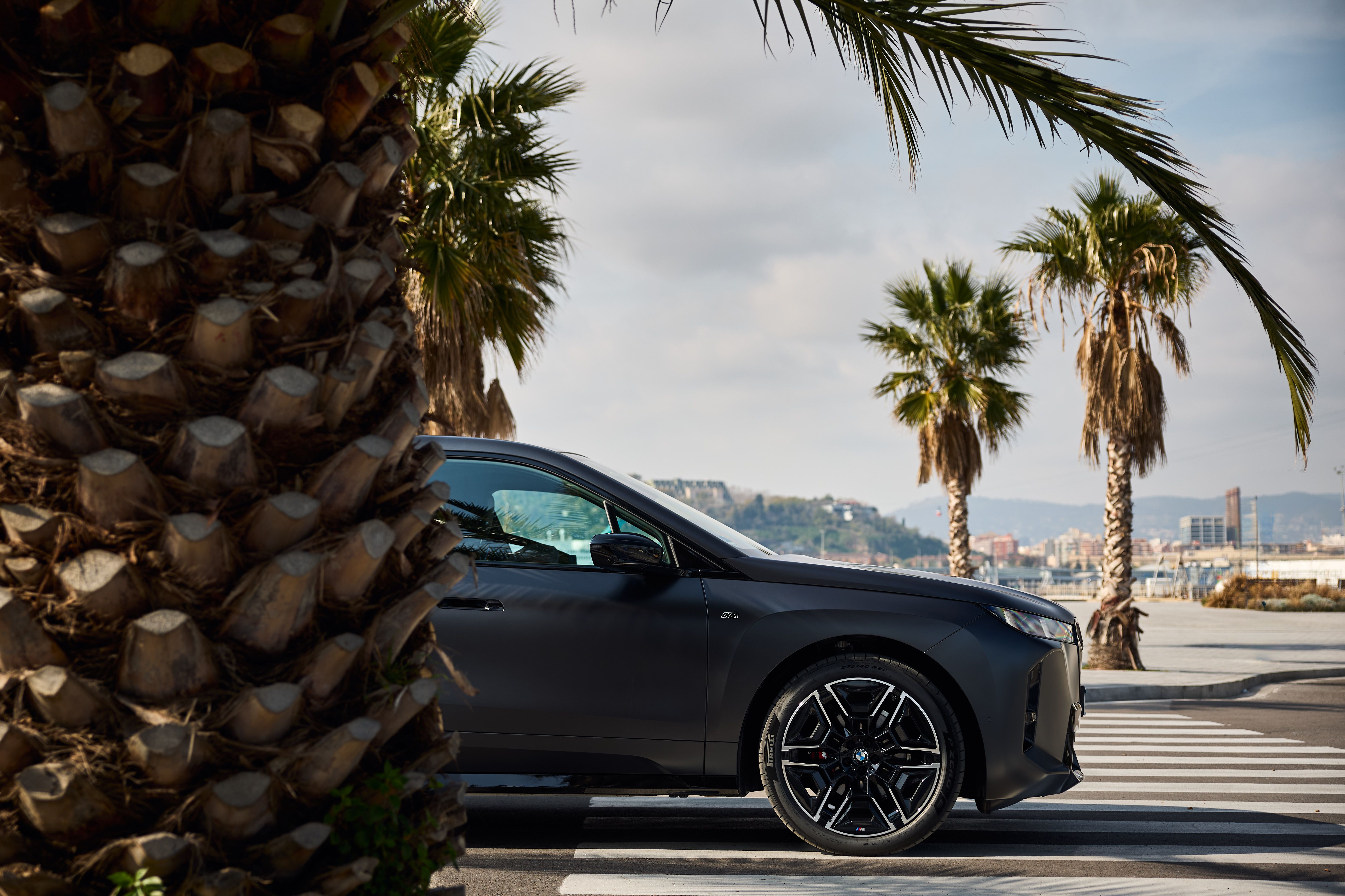 BMW iX M70