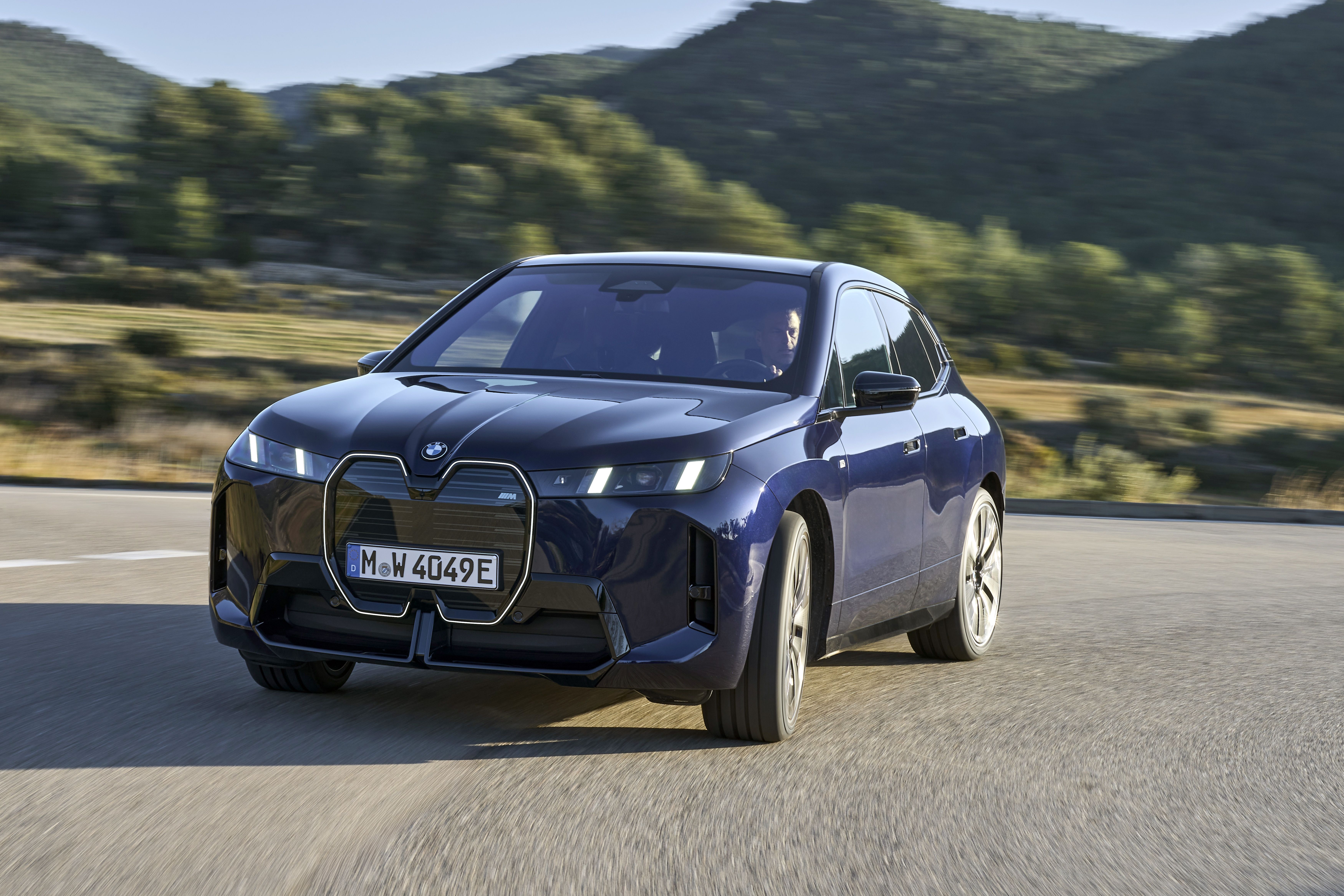 BMW iX M70