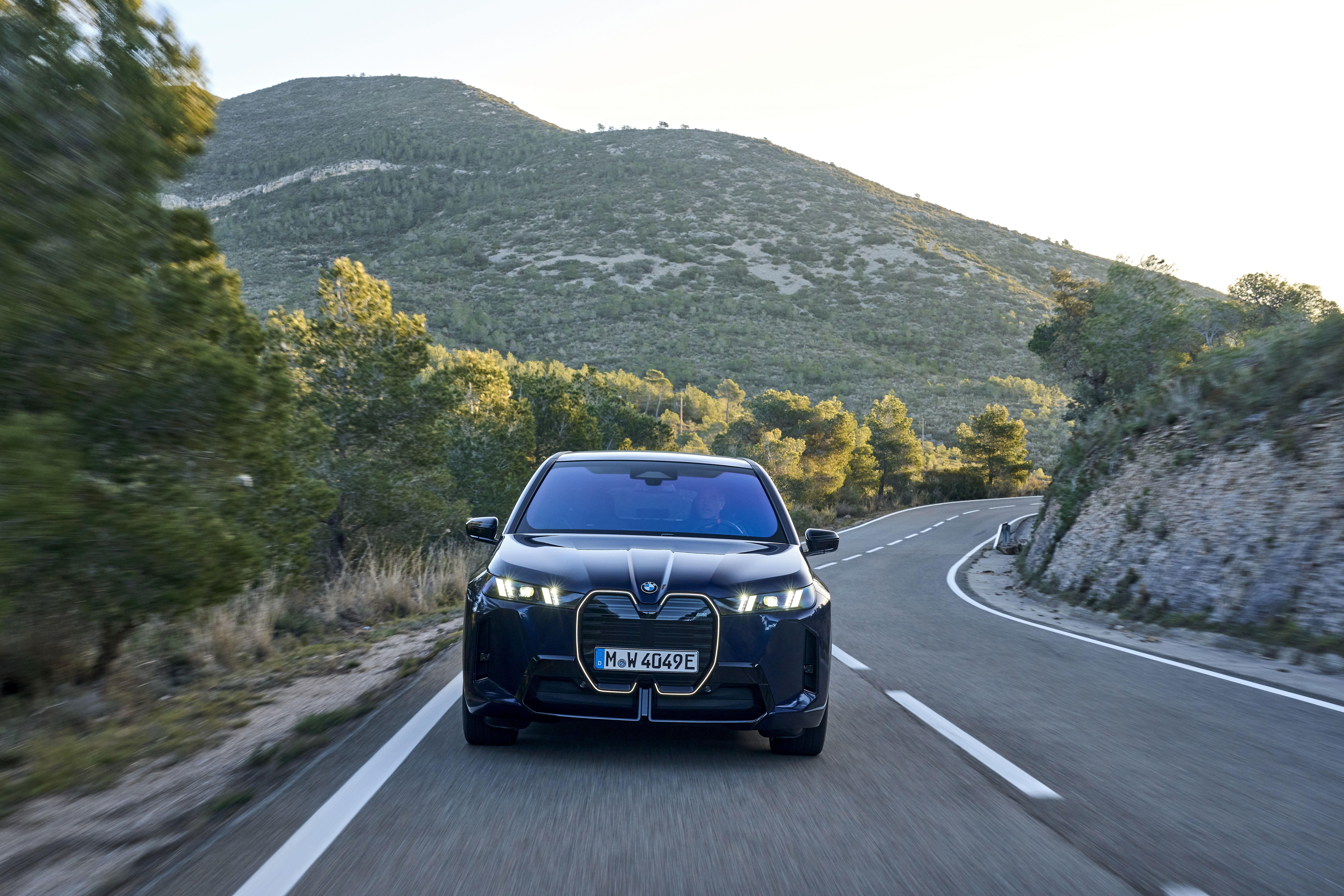 BMW iX M70