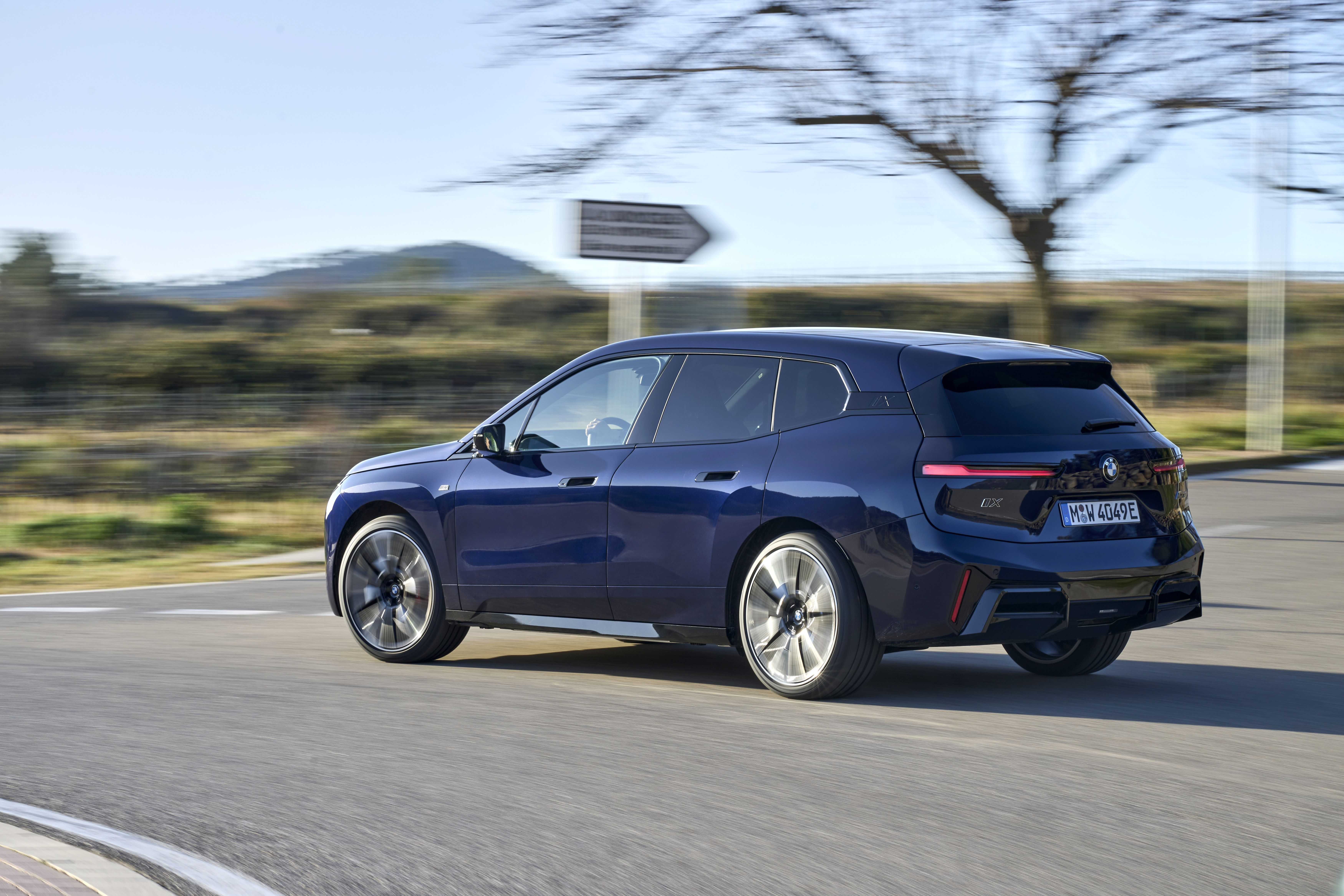 BMW iX M70