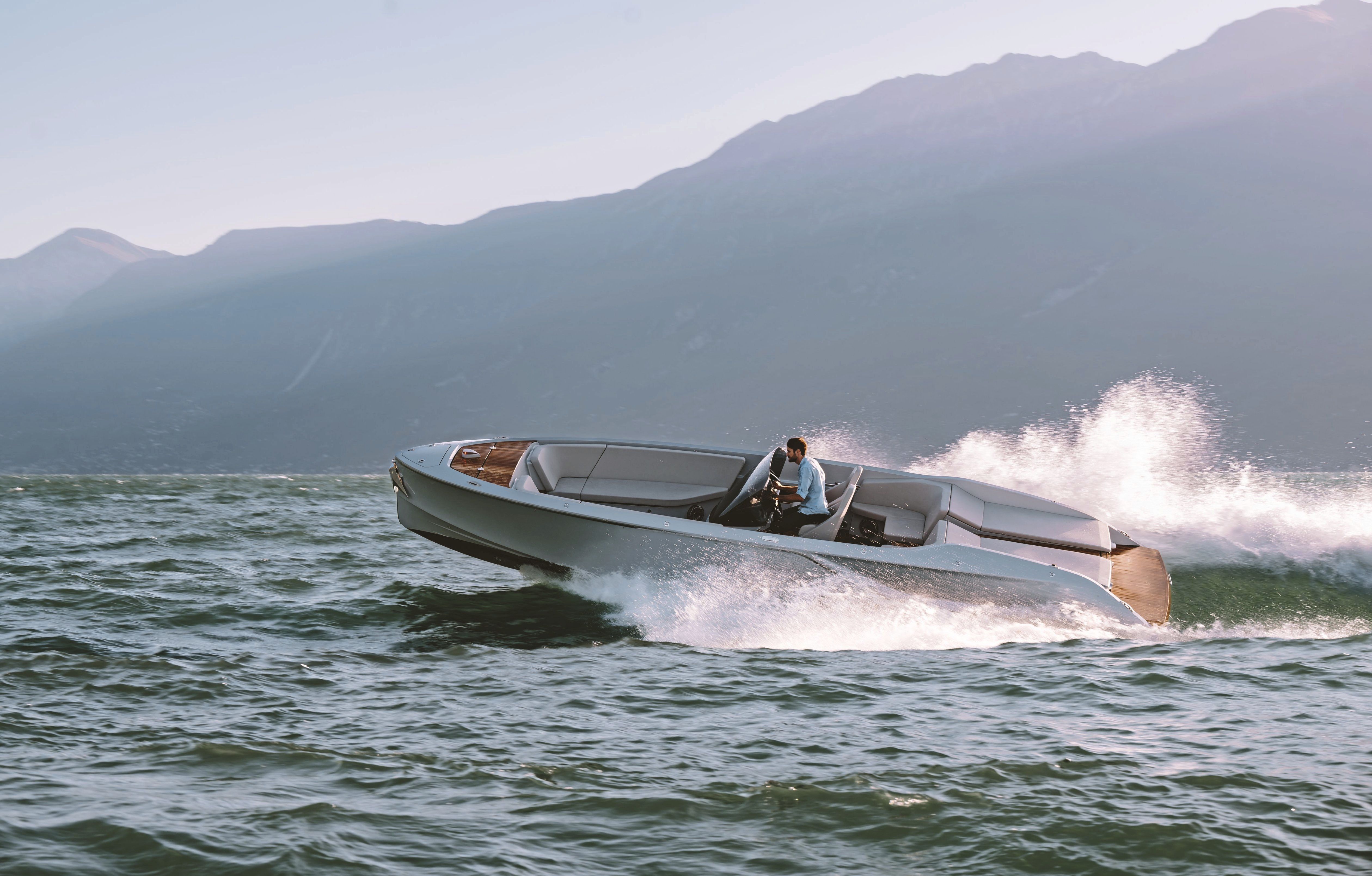 Frauscher X Porsche Fantom Air