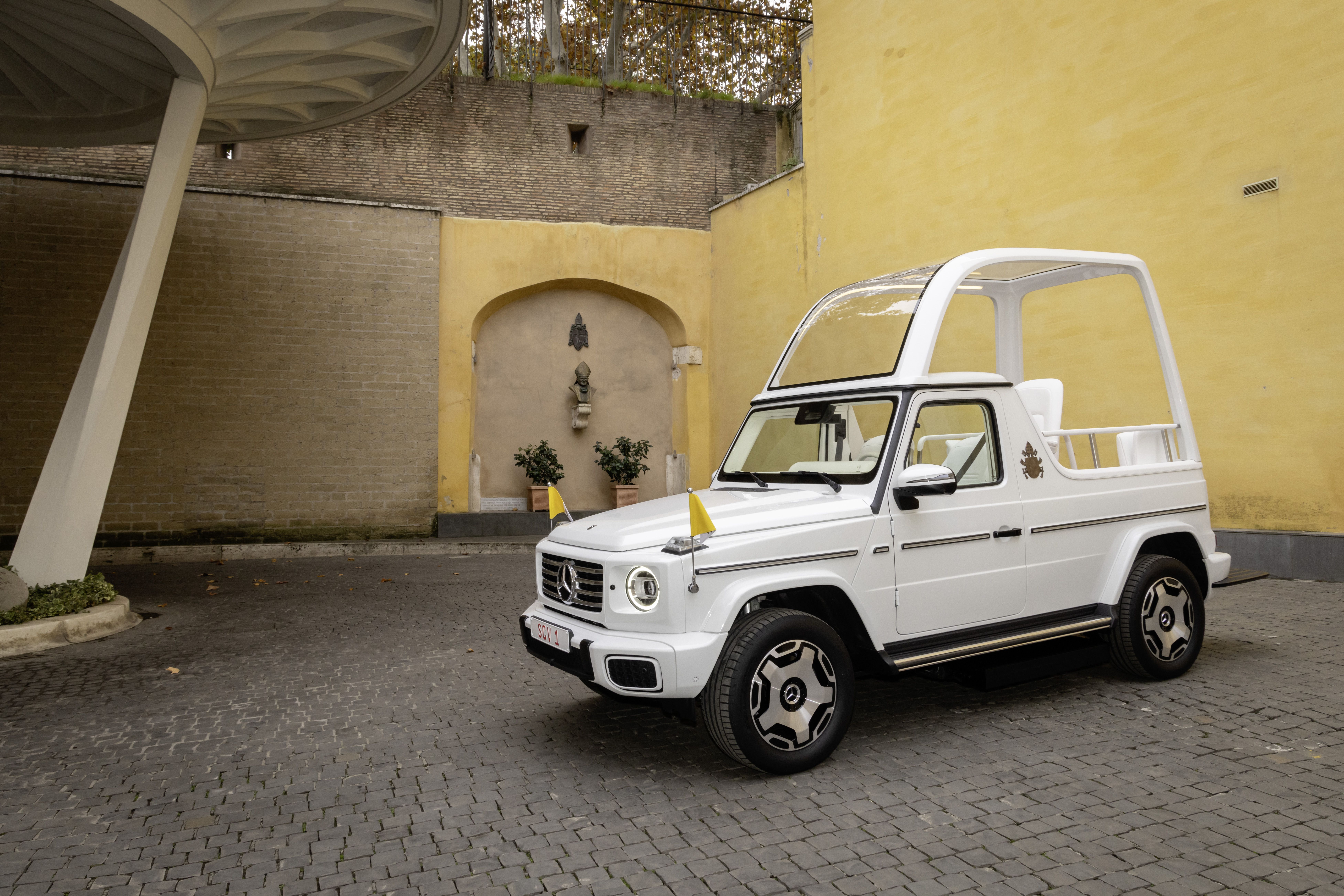 Mercedes Clase G eléctrico Papamóvil