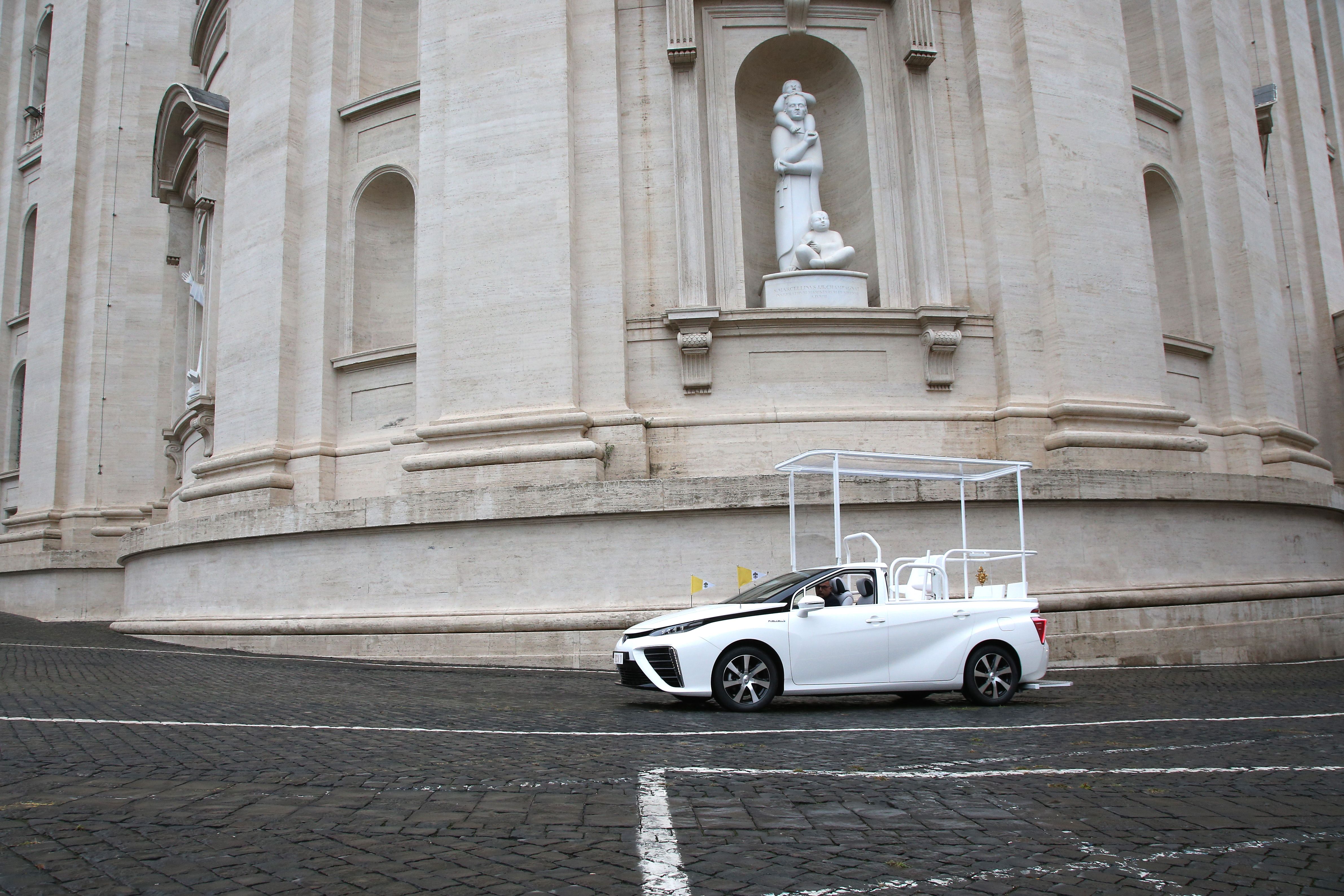 Toyota Mirai Papamóvil