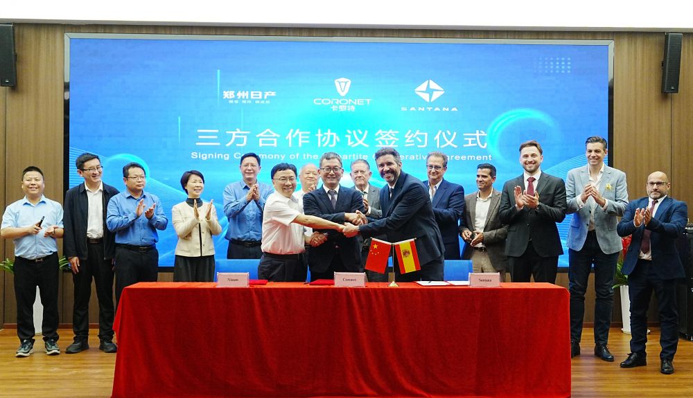 Firma del acuerdo entre Santana Motors, Coronet Tech y Zhengzhou Nissan