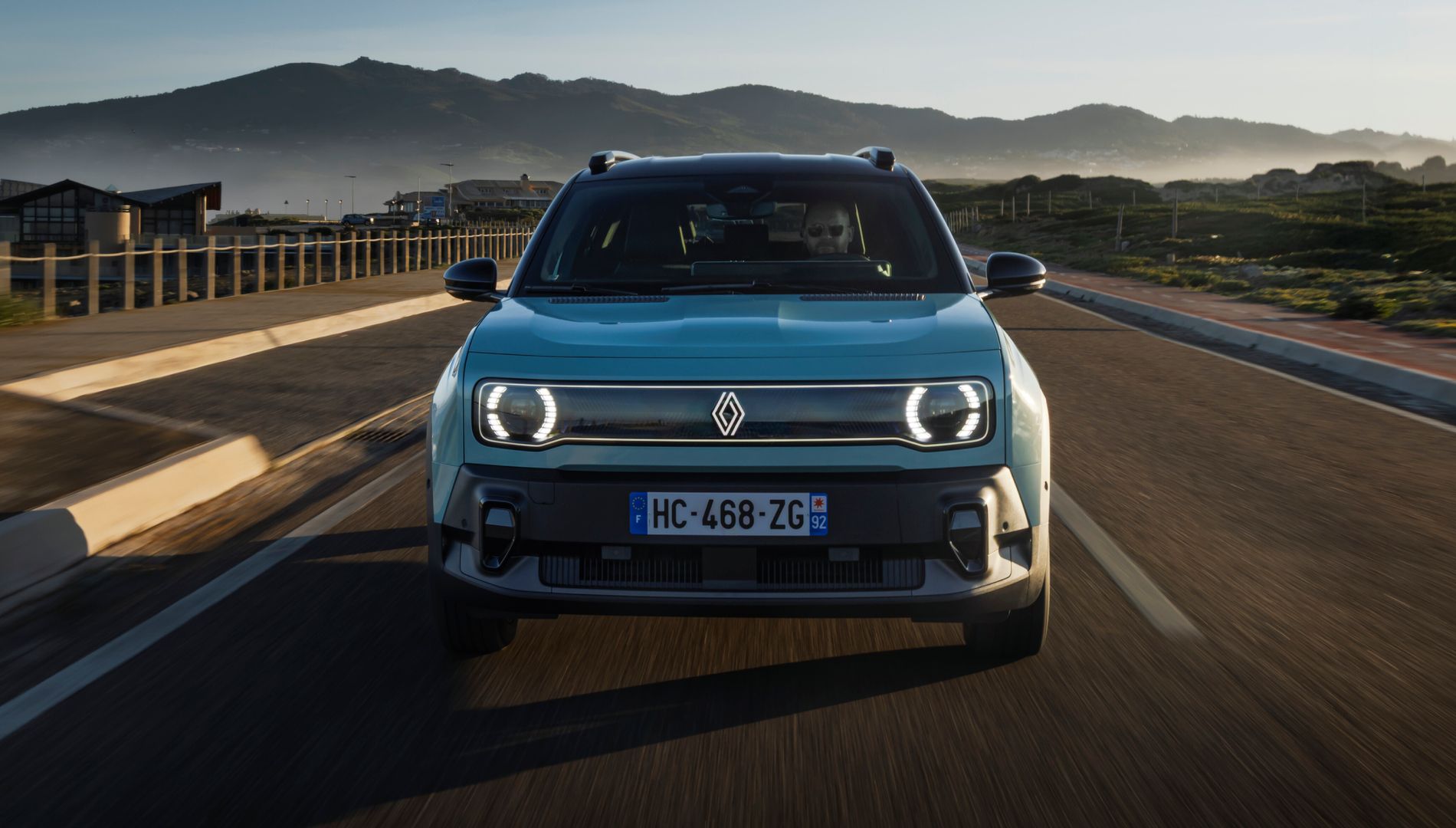 Ya está aquí el nuevo Renault 4: repasamos su gama y precios, además de compararle con sus rivales