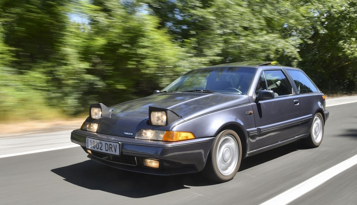 Volvo 480 Turbo, el primer tracción delantera de la marca con unas prestaciones y confort brillantes