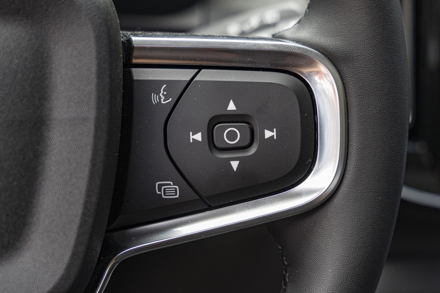 Volvo XC40 B4