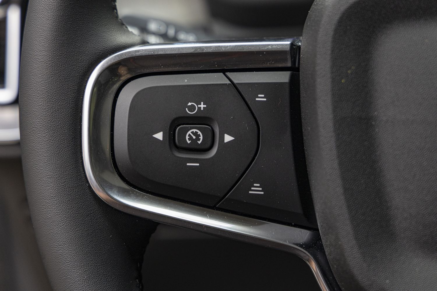 Volvo XC40 B4