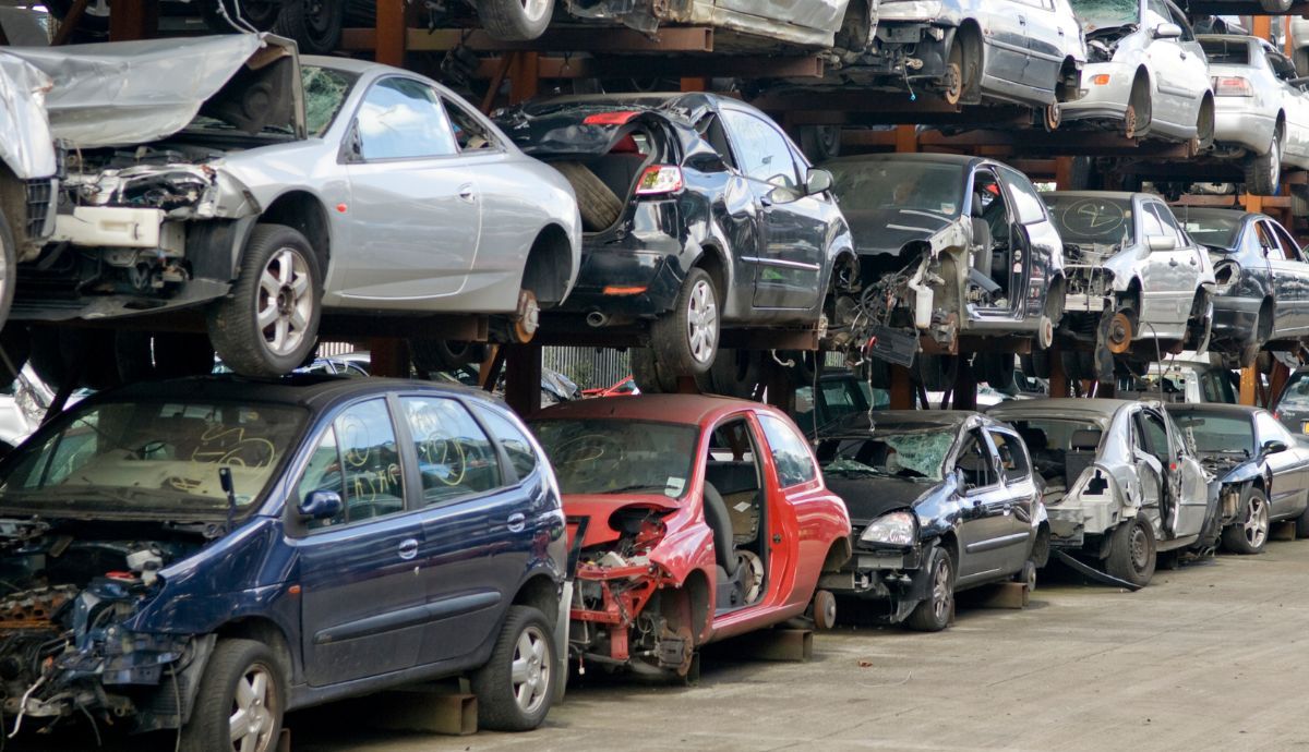 Puedo llevar al desguace un coche de un fallecido