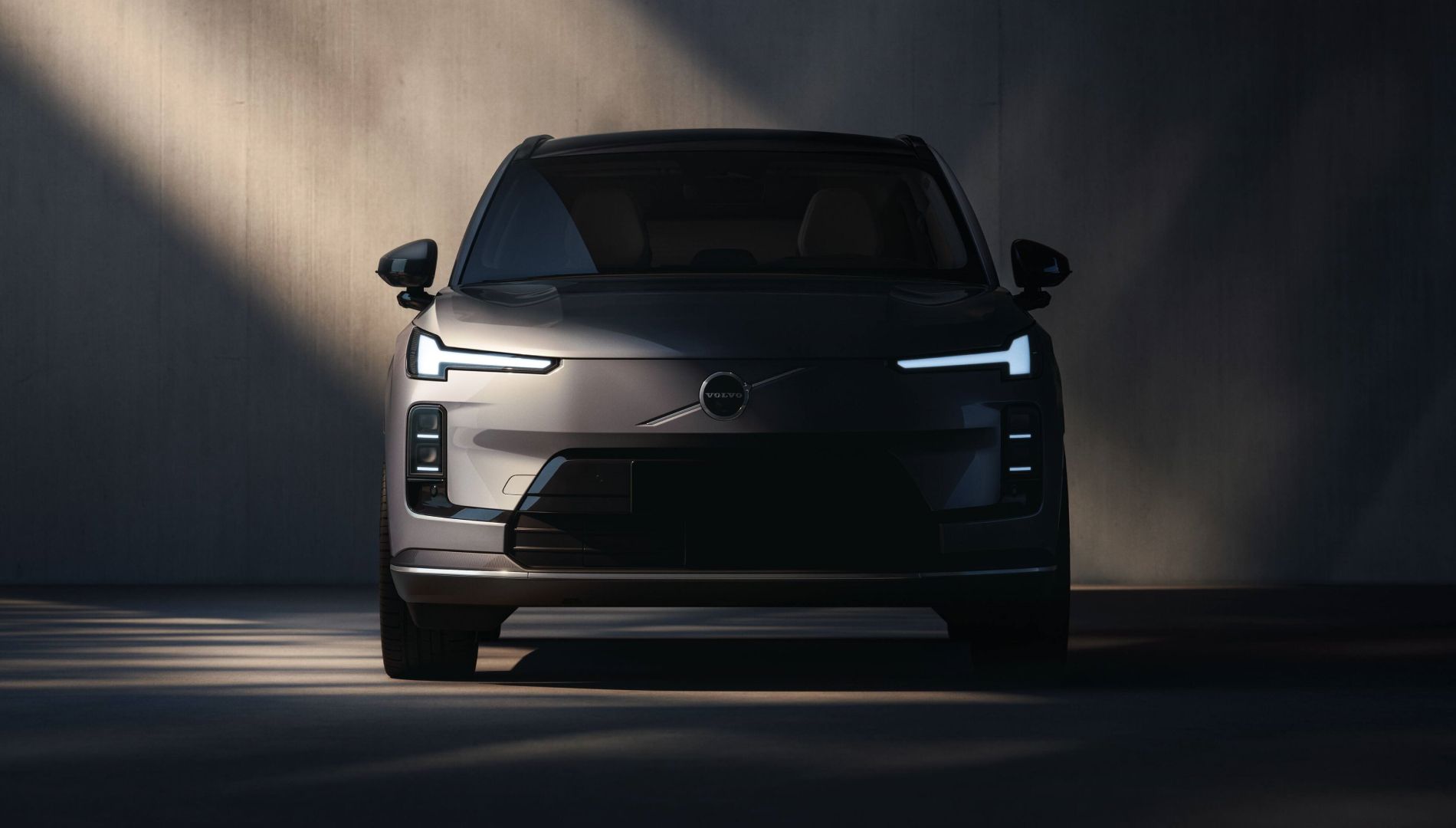 Volvo se une a la moda de los híbridos enchufables con gran autonomía con su nuevo SUV, el XC70