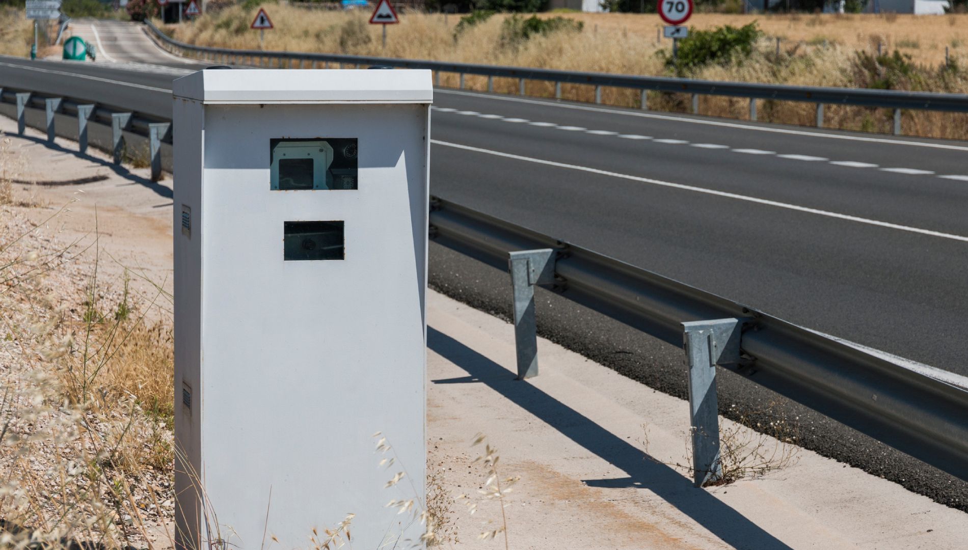 Dónde están los 50 radares de la DGT que concentran 4 de cada 10 multas en España