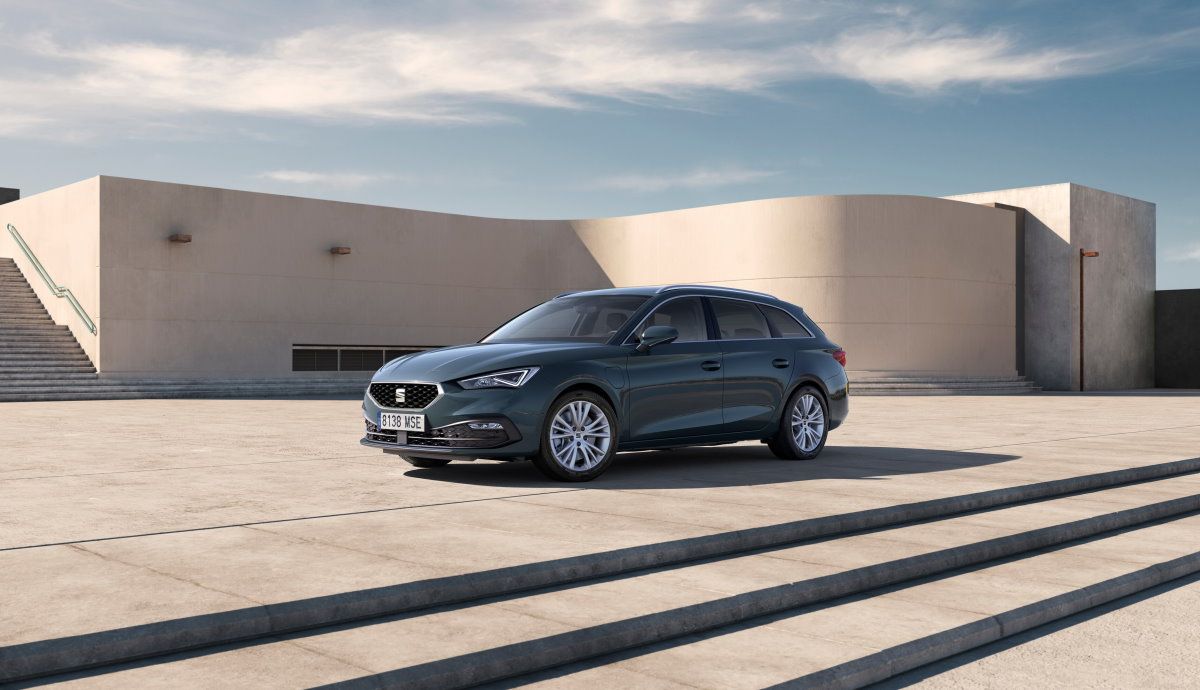 Seat León e-Hybrid Style: nuevo acabado y más autonomía para el compacto híbrido enchufable