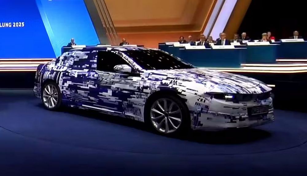 En el marco de la Reunión General Anual de BMW, la marca mostró un prototipo de la Neue Klasse.