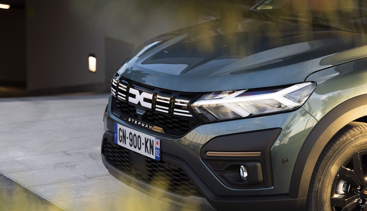 El coche estrella superventas de Europa se renueva este año, así será el nuevo Dacia Sandero 2026