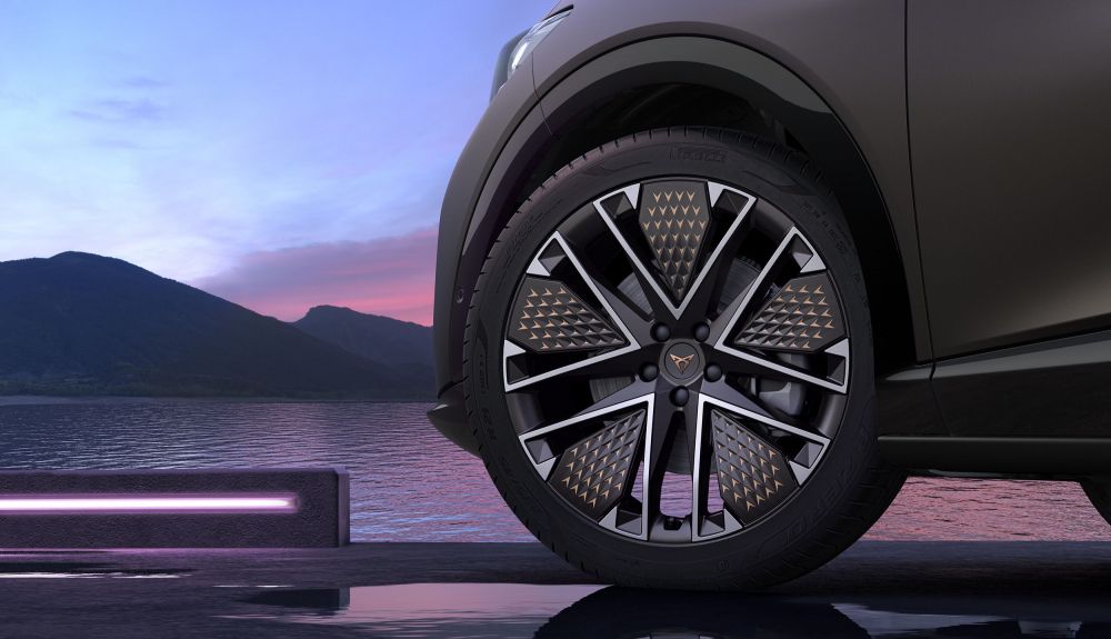 El Cupra Tavascan añade llantas forjadas de 21" en dos tonos en el Extreme Pack El Cupra Tavascan añade llantas forjadas de 21" en dos tonos en el Extreme Pack