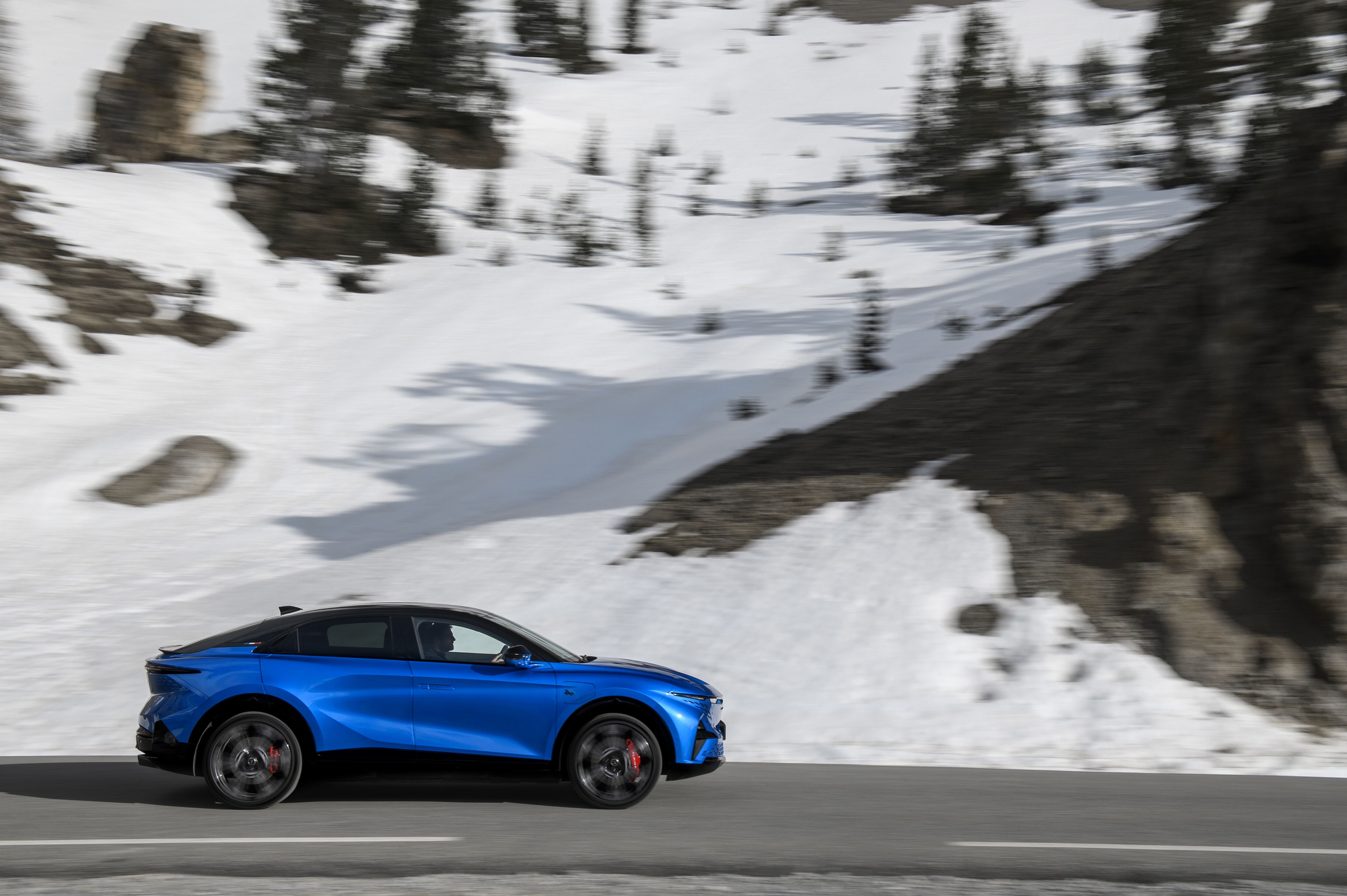 Alpine A390