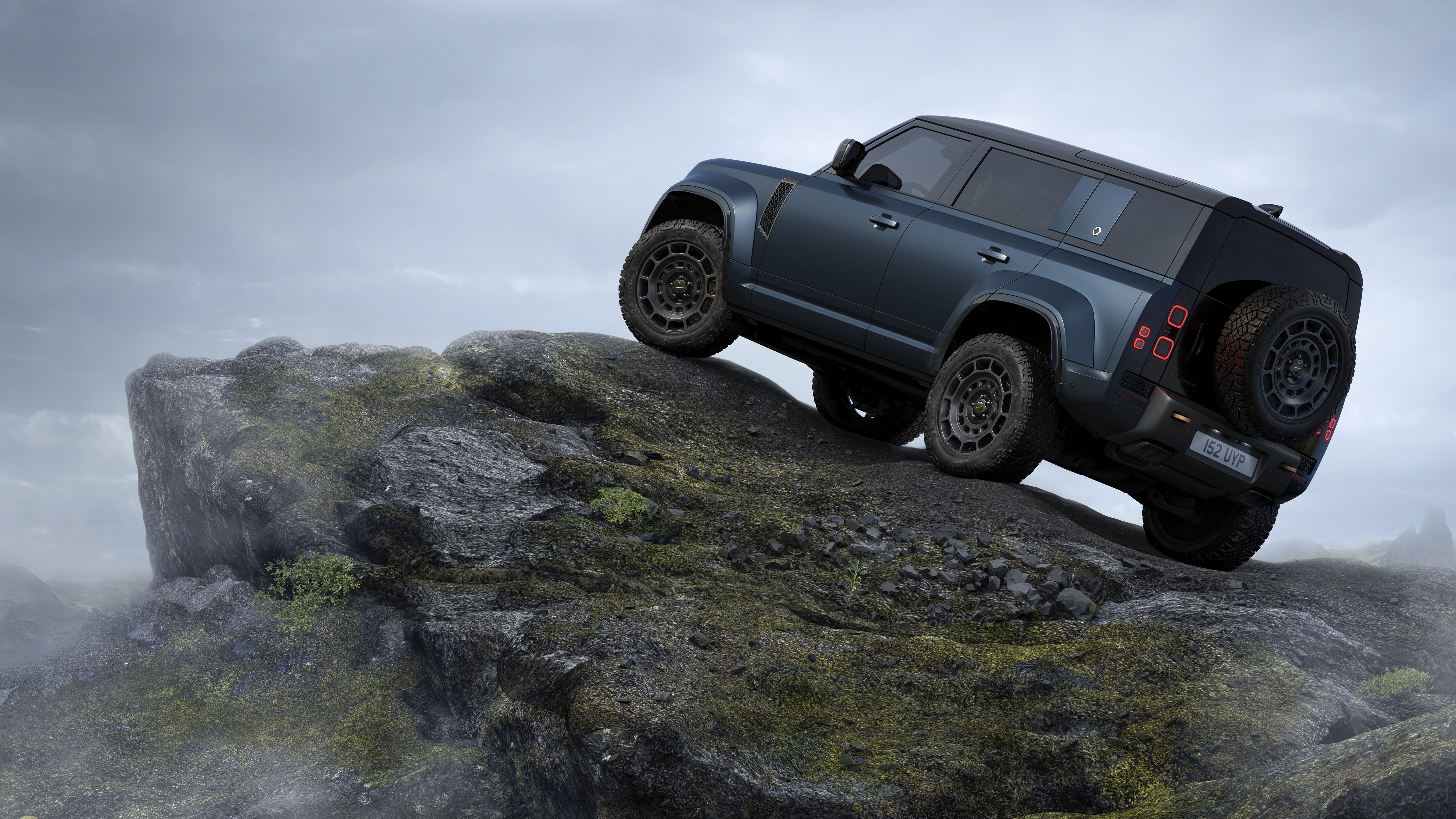 Land Rover Defender 2025