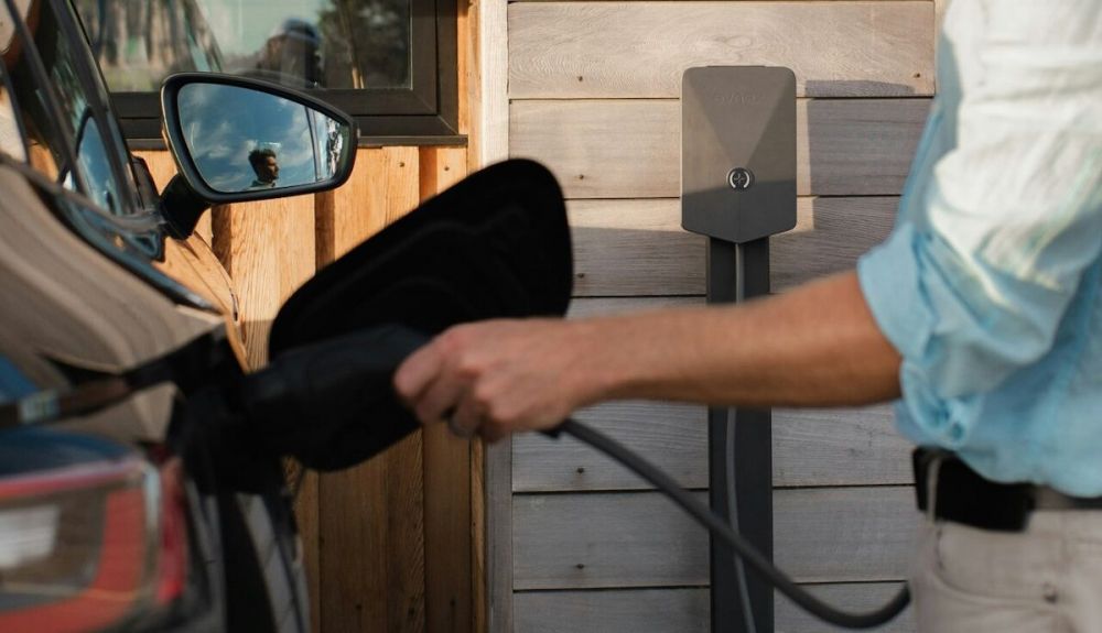 Conoce las mejores opciones para cargar tu coche electrico en casa