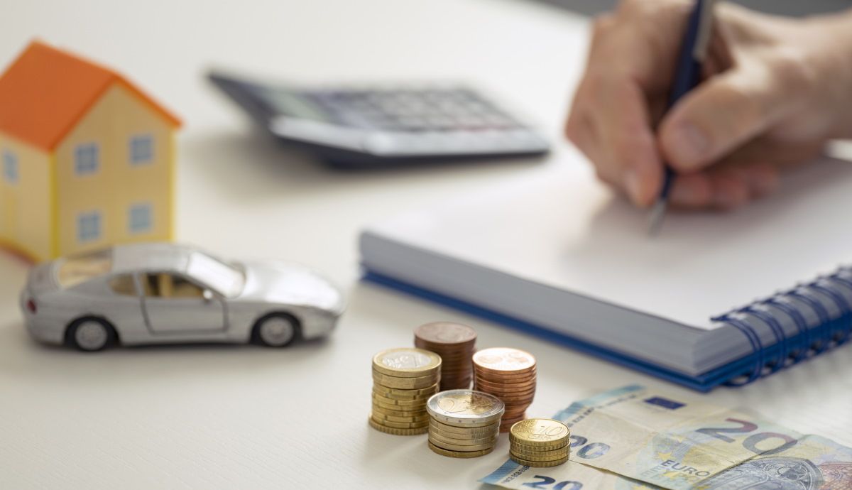 Pese a las restricciones de las ZBE, esto es lo que nos cuesta el numerito del coche en España