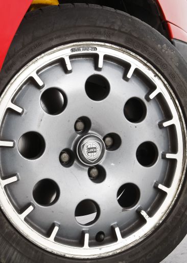 lancia-delta-integrale-22_10_366x513.jpe