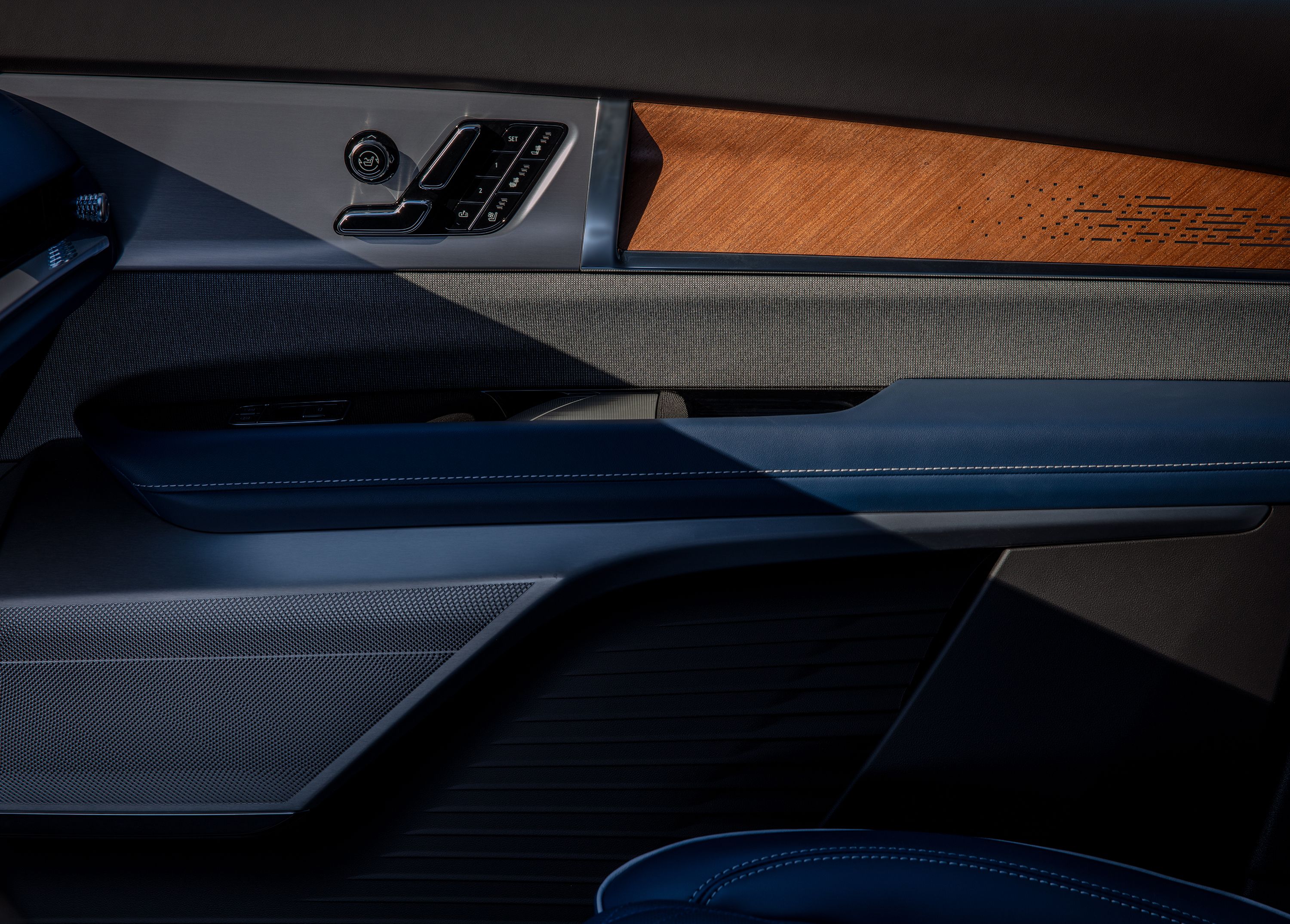 Cadillac Vistiq