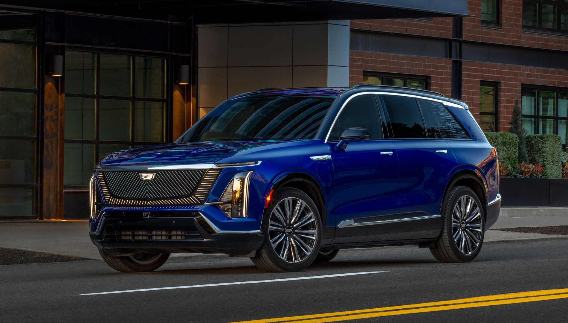 Cadillac se toma en serio su vuelta a Europa: este es el nuevo SUV con el que pretende conquistarnos
