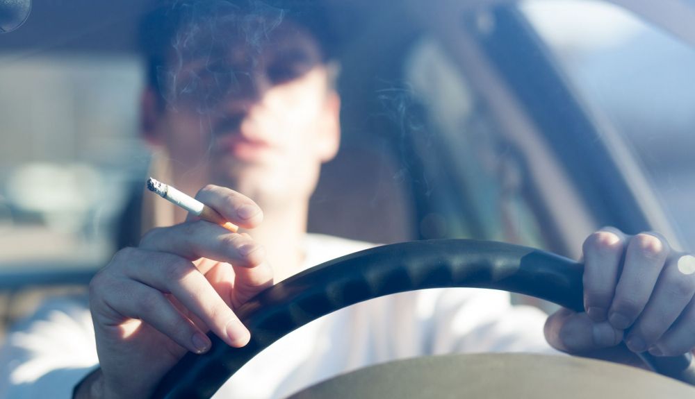 Los vehículos laborables serán espacios libres de humo y no se podrá fumar en ellos