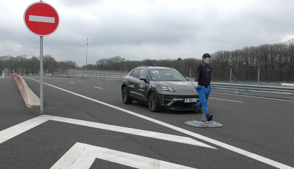 Porsche Macan en el test de sistemas de conducción autónoma de EuroNCAP Porsche Macan en el test de sistemas de conducción autónoma de EuroNCAP