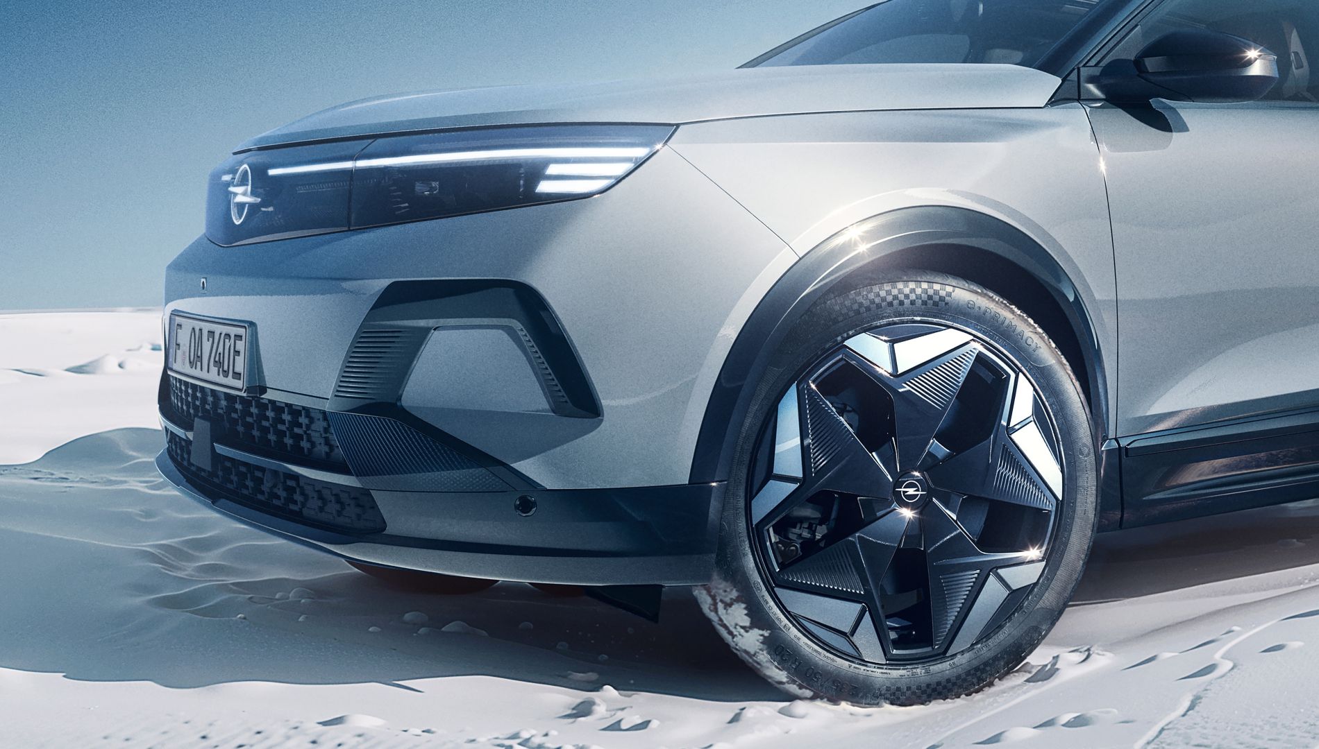 El Opel Grandland se desmelena: el SUV estrena una variante con tracción total y 325 CV de potencia