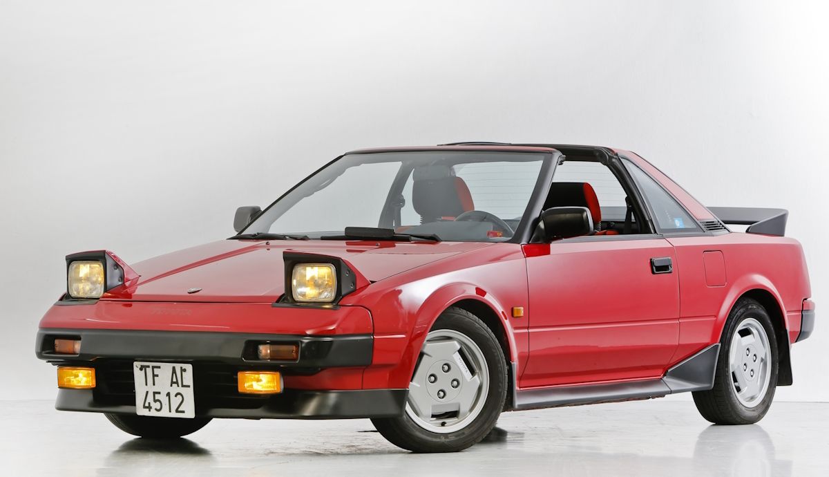 Toyota MR2, un deportivo para tener en el garaje, motor central, propulsión… lo tenía casi todo