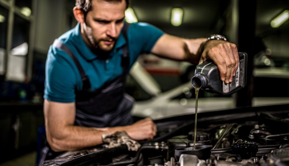 Por qué los coches nuevos gastan más aceite de lo normal