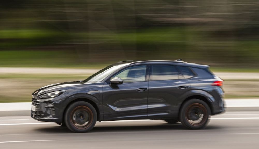 Probamos nuestro nuevo SUV compacto favorito, el Cupra Terramar eHybrid 204 CV de etiqueta Cero