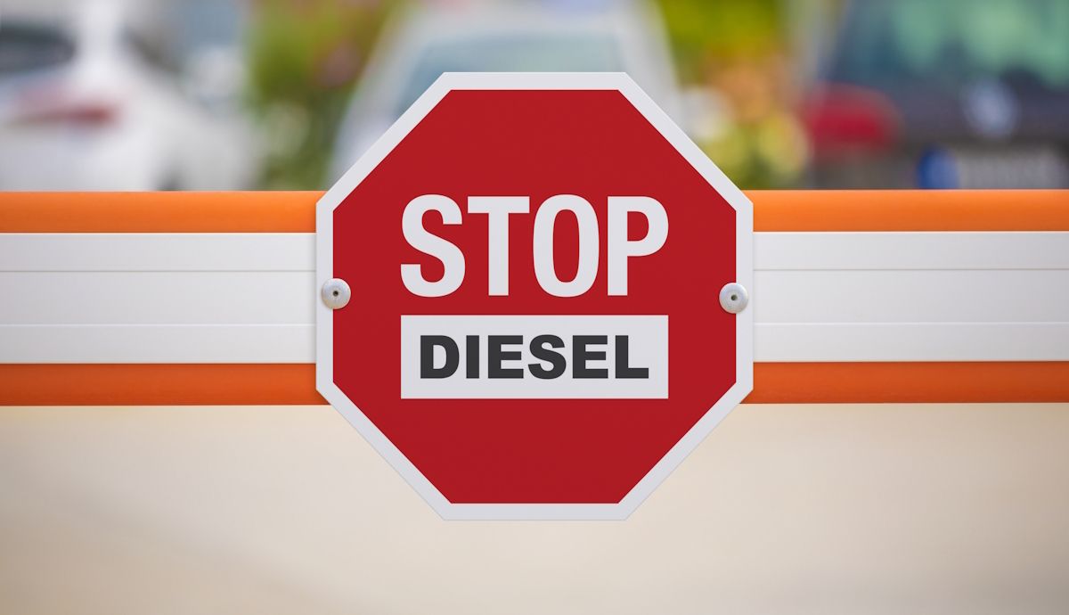 Primeras restricciones para todos los coches diésel en España, incluso para los nuevos