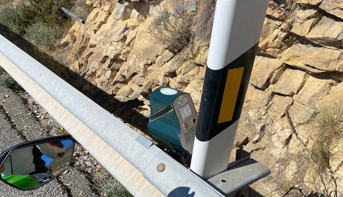 Prohibido instalar radares camuflados y con bajos límites, la ley contraria a la política de la DGT
