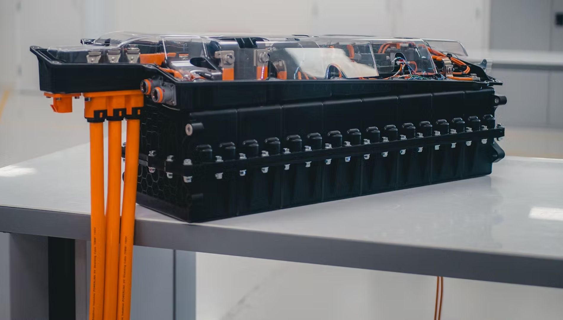 Crean una batería de coche eléctrico para producir en serie que se carga al completo en 18 segundos