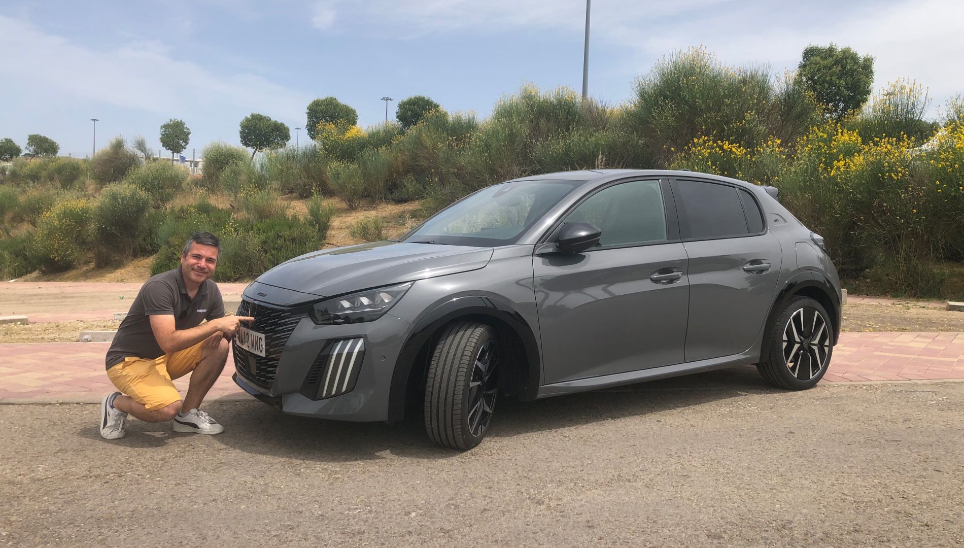 Analizamos en vídeo al Peugeot que más se vende y uno de los mejores coches pequeños: el 208