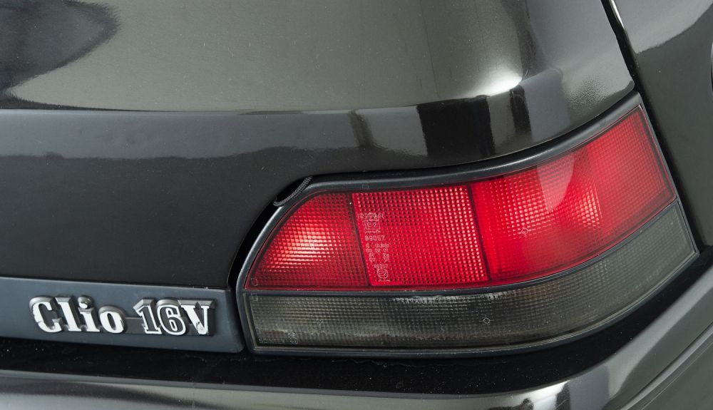 renault-clio-16v-007_1_1000x575.jpeg
