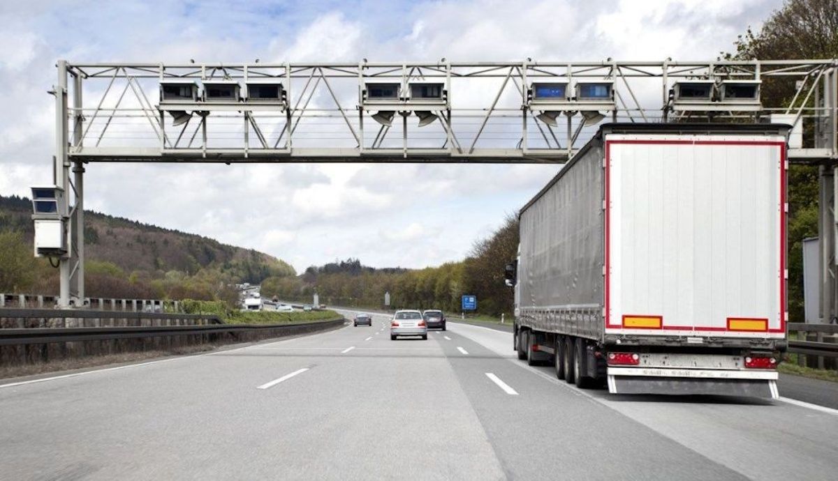 Peajes en todas las autovías y autopistas españolas, un nuevo pago por kilómetro puede ser posible